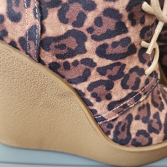 Jessica Simpson Leopard Catcher Suede Leather Wedge Booties - Picture 2 of 8